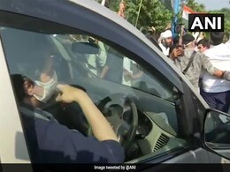 राहुल और प्रियंका गांधी समेत 5 लोगों को हाथरस जाने की अनुमति, DND पर कांग्रेस कार्यकर्ताओं पर लाठीचार्ज राहुल और प्रियंका गांधी समेत 5 लोगों को हाथरस जाने की अनुमति, DND पर कांग्रेस कार्यकर्ताओं पर लाठीचार्ज