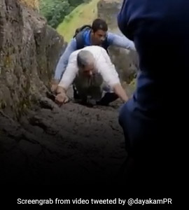 68-Year-Old Woman's Steep Climb Up A Maharashtra Fort Wins Praise. Watch