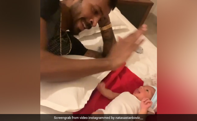 हार्दिक पांड्या ने बेटे को सोने से पहले इस खास अंदाज में किया Bye, वायरल हुआ Cute Video