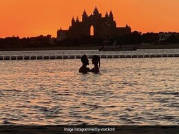 Anushka Sharma And Virat Kohli Enjoy A Magical Sunset In The Pool. Guess Who Clicked The Pic Anushka Sharma And Virat Kohli Enjoy A Magical Sunset In The Pool. Guess Who Clicked The Pic