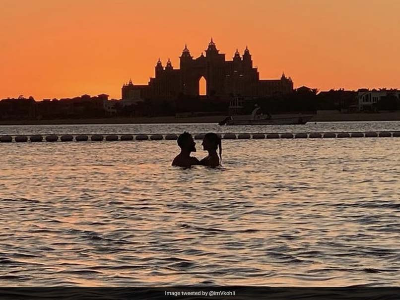 Why Fans Are Going Gaga Over Virat Kohli And Anushka Sharma's Sunset Pic In Pool