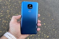 Moto E7 Plus Review: Does A 48MP Camera And Snapdragon 460 SoC Make This A Fantastic Budget Phone? Moto E7 Plus Review: Does A 48MP Camera And Snapdragon 460 SoC Make This A Fantastic Budget Phone?