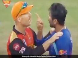 IPL 2020: राहुल तेवतिया से भिड़ गए खलील अहमद, डेविड वॉर्नर ने डांटा और फिर... देखें पूरा Video IPL 2020: राहुल तेवतिया से भिड़ गए खलील अहमद, डेविड वॉर्नर ने डांटा और फिर... देखें पूरा Video