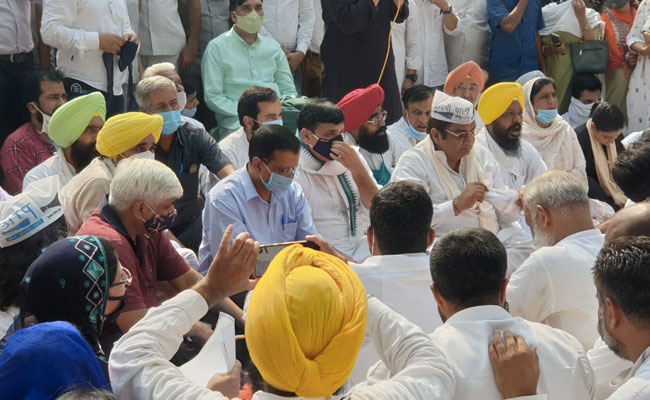 कृषि कानून: अरविंद केजरीवाल बोले, खेत छोड़कर प्रदर्शन करने को मजबूर है देश का किसान