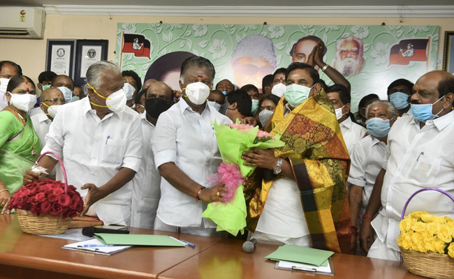 E Palaniswami Is Chief Minister Candidate In Truce, OPS Gets Party Panel