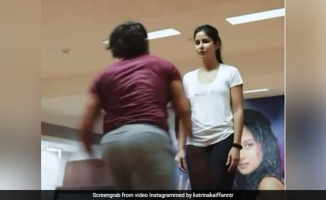 कैटरीना कैफ के पास तेजी से भागकर आए आमिर खान, अचानक लगा दी एक्ट्रेस पर छलांग- देखें थ्रोबैक Video