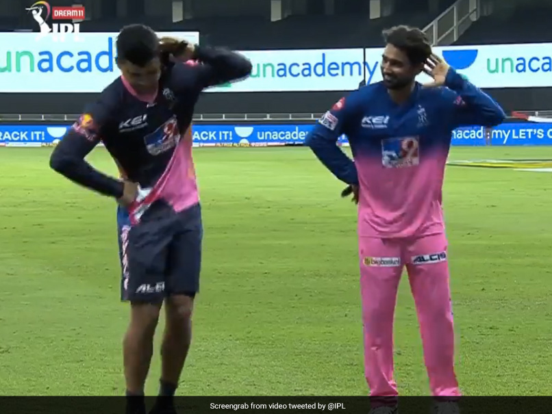IPL 2020: Riyan Parag Teaches Groovy Bihu Dance Move To Rahul Tewatia After Rajasthan Royals Beat SunRisers Hyderabad. Watch