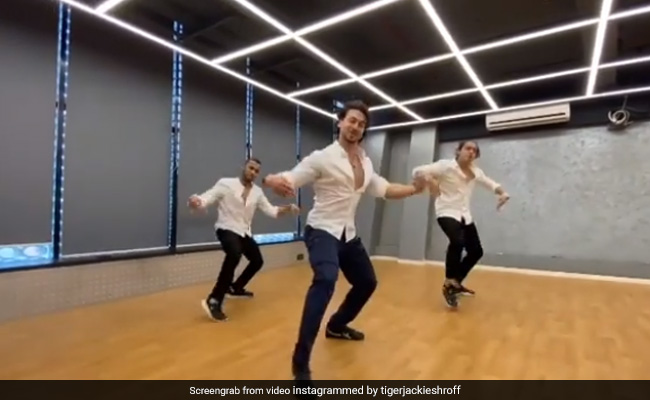 Tiger Shroff ने Video शेयर कर दिखाए जबरदस्त डांसिंग मूव्स, दिशा पटानी ने यूं दिया रिएक्शन