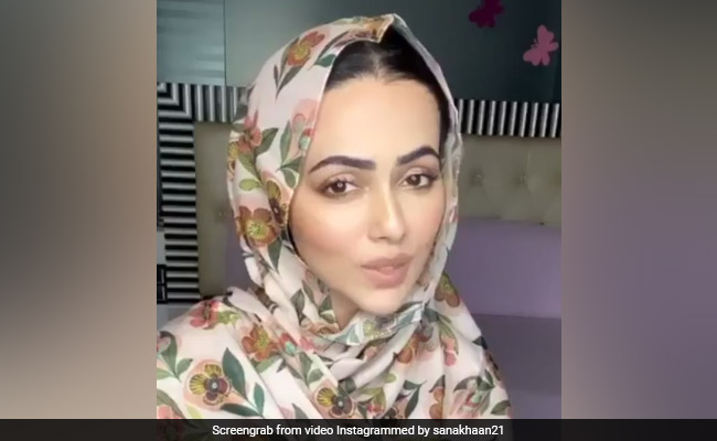 Sana Khan ने फिल्म इंडस्ट्री छोड़ने के बाद शेयर किया Video, यूजर्स ने मेकअप को लेकर किया ट्रोल