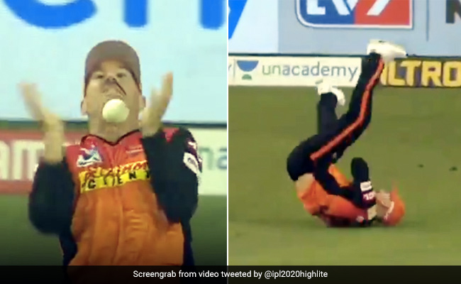 IPL 2020: डेविड वॉर्नर ने पीछे दौड़कर पकड़ा हैरतअंगेज कैच, हाथ से छूटी गेंद और फिर... देखें Video