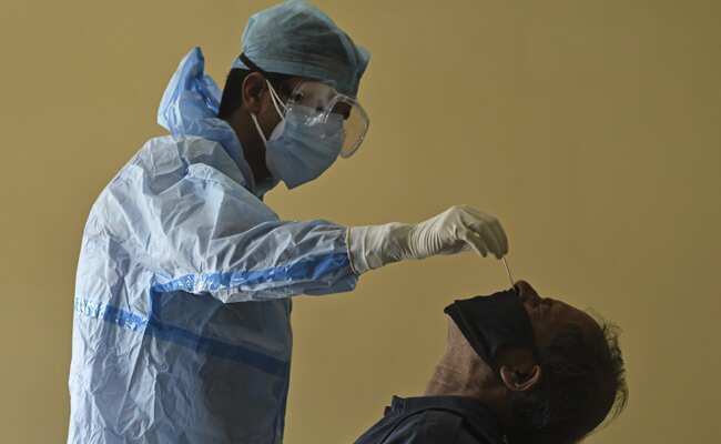 Coronavirus Update: पिछले 24 घंटे में कोविड-19 के 61,267 नए मामले आए सामने, 884 लोग हार गए जिंदगी की जंग!