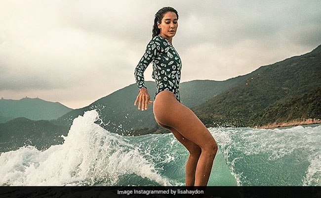 Gorgeous Surfer Lisa Haydon Has Us In A Holiday Mood Yet Again