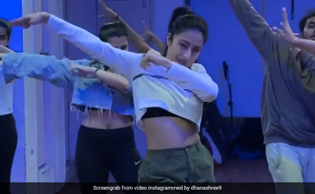 Dhanashree Verma ने 'जिने मेरा दिल लुटेया' पर यूं किया डांस, युजवेंद्र चहल की मंगेतर का Video मचा रहा है धूम