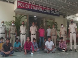 Delhi पुलिस ने सरकारी लेबर बनकर केबल चुराने वाले गैंग का भंडाफोड़ किया, 8 गिरफ्तार Delhi पुलिस ने सरकारी लेबर बनकर केबल चुराने वाले गैंग का भंडाफोड़ किया, 8 गिरफ्तार