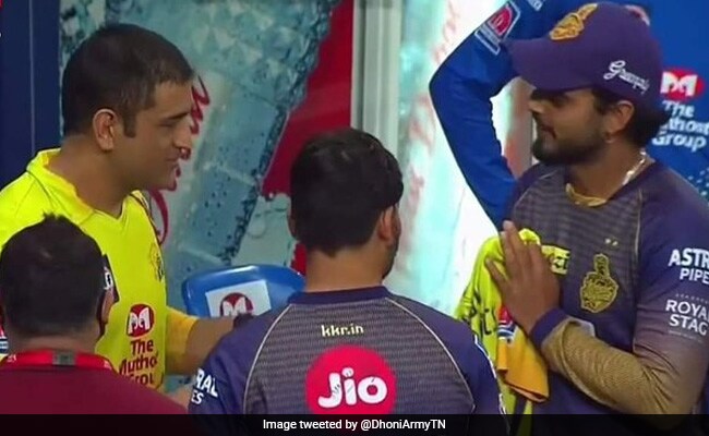 IPL 2020: धोनी से जर्सी लेने के बाद नीतीश राणा ने हाथ जोड़कर किया नमस्ते, फैन्स का जीता दिल IPL 2020: धोनी से जर्सी लेने के बाद नीतीश राणा ने हाथ जोड़कर किया नमस्ते, फैन्स का जीता दिल