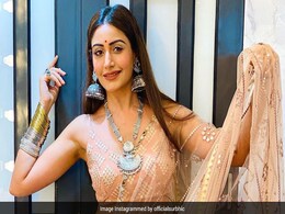 टीवी एक्ट्रेस सुरभि चंदना ने नवरात्रि पर शेयर किया साड़ी लुक, वायरल हुईं Photos टीवी एक्ट्रेस सुरभि चंदना ने नवरात्रि पर शेयर किया साड़ी लुक, वायरल हुईं Photos