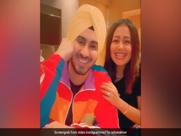 Neha Kakkar 'राइजिंग स्टार' फेम रोहनप्रीत के साथ करने वाली हैं शादी! महीने के अंत तक हो सकती है वेडिंग सेरेमनी Neha Kakkar 'राइजिंग स्टार' फेम रोहनप्रीत के साथ करने वाली हैं शादी! महीने के अंत तक हो सकती है वेडिंग सेरेमनी