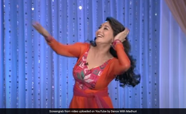 Madhuri Dixit ने 'माई नी माई' सॉन्ग पर किया बेहतरीन डांस, एक्सप्रेशन पर फिदा हुए फैन्स- देखें Video