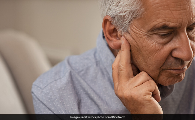 Deafness Causes: किन वजहों से होता है बहरापन? जानें कारण, प्रकार और इलाज के तरीके