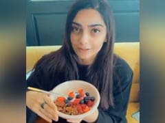 Watch: Sonam Kapoor Reveals Her Go-To Breakfast Meal On PCOS Diet, Plus Other Diet Tips Watch: Sonam Kapoor Reveals Her Go-To Breakfast Meal On PCOS Diet, Plus Other Diet Tips