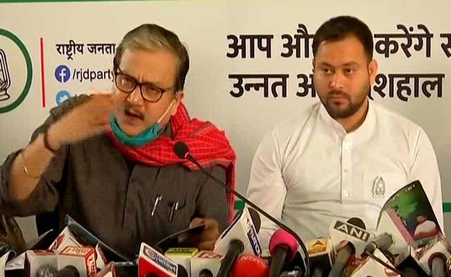 Bihar Assembly Election 2020 Live Updates: RJD Leader Tejashwi Yadav Releases Poll Manifesto
