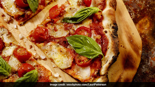 Make Extra Thin Crust Pizza At Home In Just 10 Minutes With This Viral Hack