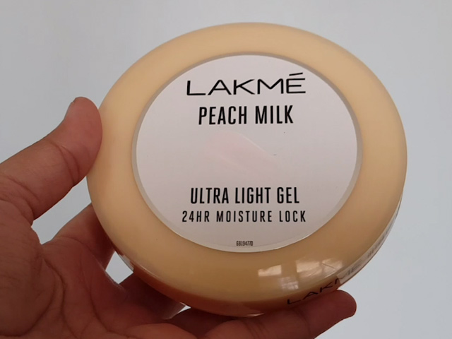 Skincare Review: Lakme Peach Milk Ultra-Light Gel