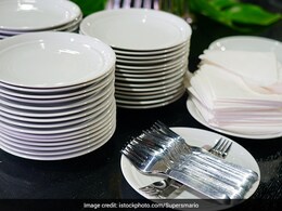 Here's The Correct Way To Dispose Off Tissues In A Restaurant