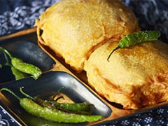 Chicken Vada pav