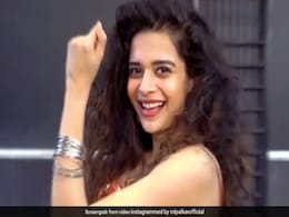बॉलीवुड एक्ट्रेस ने 'बन ठन चली' सॉन्ग पर किया धमाकेदार डांस, 10 लाख से ज्यादा बार देखा गया Video बॉलीवुड एक्ट्रेस ने 'बन ठन चली' सॉन्ग पर किया धमाकेदार डांस, 10 लाख से ज्यादा बार देखा गया Video