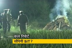 हाथरस : फिर पीड़िता के घर पहुंची SIT हाथरस : फिर पीड़िता के घर पहुंची SIT