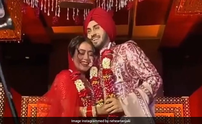 Inside Neha Kakkar And Rohanpreet Singh's Wedding: A Special Performance By The Couple And Other Viral Videos