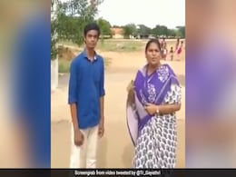 तमिलनाडु में चरवाहे के बेटे ने पास की NEET की परीक्षा, पढ़ाई के लिए मांगी आर्थिक मदद तमिलनाडु में चरवाहे के बेटे ने पास की NEET की परीक्षा, पढ़ाई के लिए मांगी आर्थिक मदद