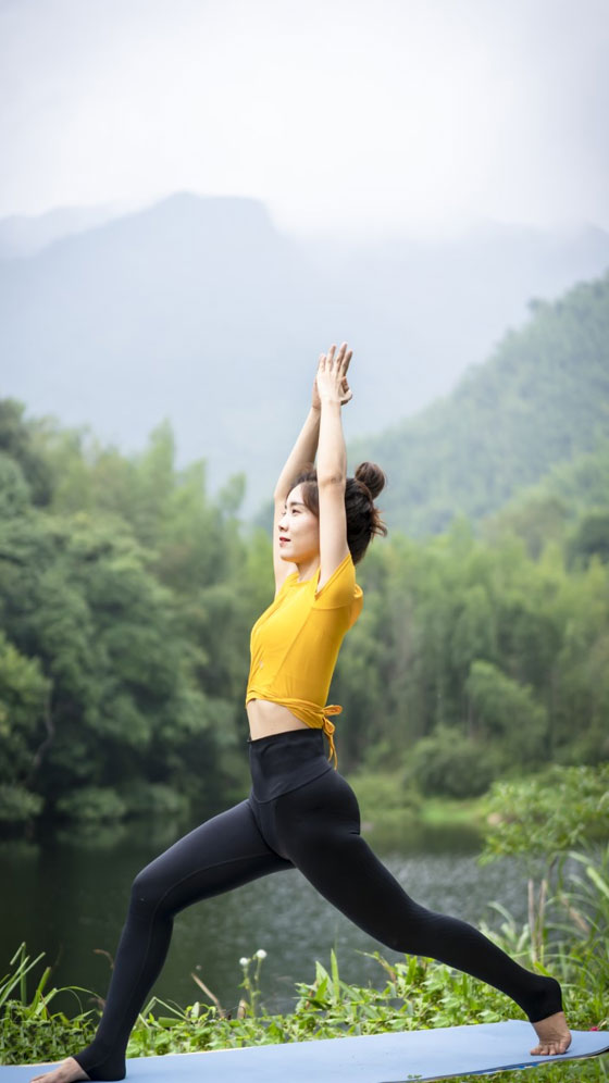 surya namaskar exercise for weight loss : एक आसन में छिपे हैं 12 आसन, सिर्फ सूर्य नमस्कार से ही आप घटा सकते हैं वजन