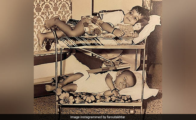 On Sister Zoya Akhtar's Birthday, Farhan Makes An ROFL Request