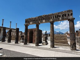 Tourist Returns Stolen Artefacts To Pompeii, Says They Cursed Her For 15 Years Tourist Returns Stolen Artefacts To Pompeii, Says They Cursed Her For 15 Years