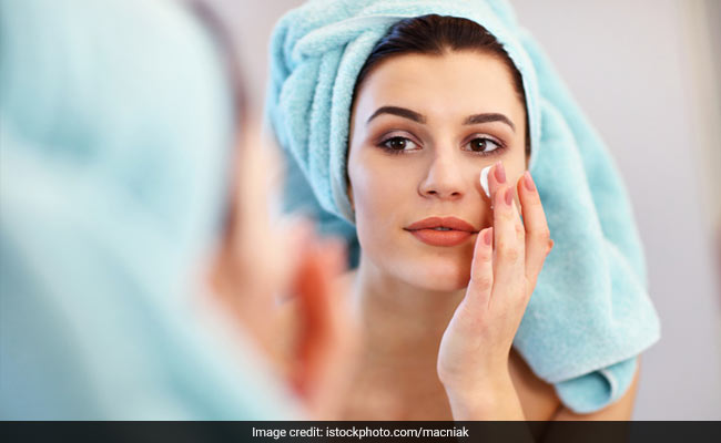 Long-term use of either acidic or alkaline cleansers do not impact the pH maintenance mechanism of skin
