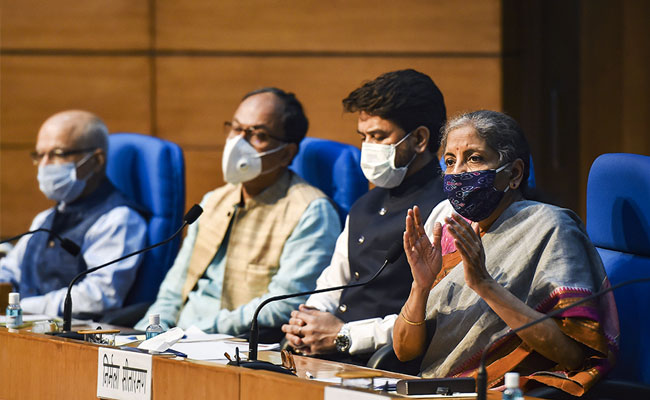 GST मुआवजा : नरम पड़ा केंद्र, वित्त मंत्री ने राज्यों को चिट्ठी लिखकर बताया- लेंगे 1.1 लाख करोड़ का उधार