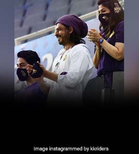 SRK Shouts His Iconic Dialogue From Stands, Tripathi Bursts Into Laughter