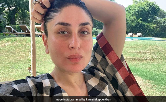 Kareena Kapoor's Pretty Maternity Update Includes Her Pregnancy Glow And A Checked Kaftan