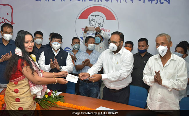 Noted Bhojpuri Singer Kalpana Patowary Joins Asom Gana Parishad