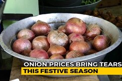 With Over Rs 100 Per Kg, Onion Prices Making People Cry In Chennai With Over Rs 100 Per Kg, Onion Prices Making People Cry In Chennai