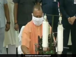 गांधी जयंती के मौके पर  CM योगी ने चलाया चरखा तो बॉलीवुड एक्ट्रेस का यूं आया रिएक्शन गांधी जयंती के मौके पर  CM योगी ने चलाया चरखा तो बॉलीवुड एक्ट्रेस का यूं आया रिएक्शन