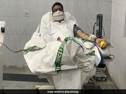 Dharmendra Pradhan Donates Plasma In Odisha Dharmendra Pradhan Donates Plasma In Odisha