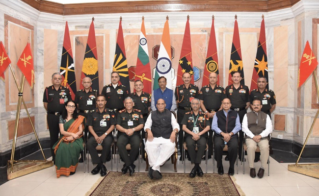 कमांडर कॉन्फ्रेंस में बोेले रक्षा मंत्री राजनाथ सिंह, 'चीन के साथ समस्या को शांतिपूर्वक सुलझाने के लिए बातचीत जारी रहेगी'