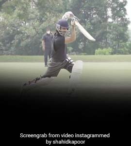 Suresh Raina Impressed By Shahid Kapoor's Cover Drive. Watch