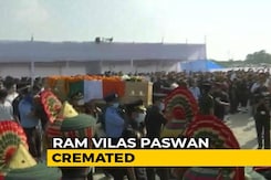 Ram Vilas Paswan's Cremation Held In Patna, Leaders Pay Last Respects Ram Vilas Paswan's Cremation Held In Patna, Leaders Pay Last Respects