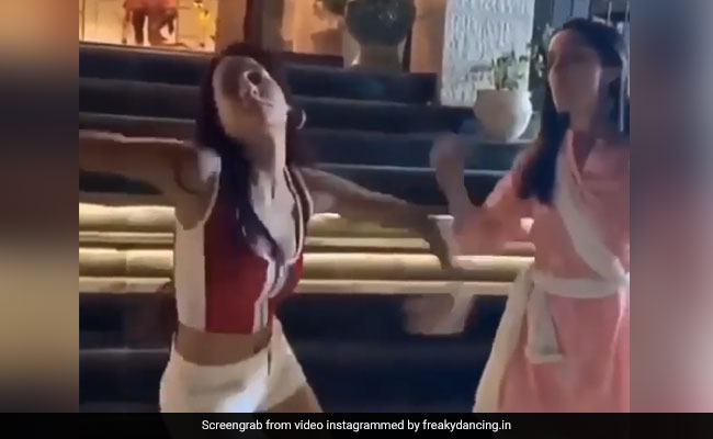 Nora और Shraddha के बीच हुई डांस की टक्कर, तभी 'दिलबर' गर्ल ने मारा एक्ट्रेस को धक्का और फिर- देखें Video