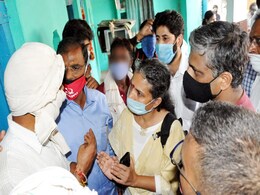 ट्रे़ड यूनियनों की टीम ने हाथरस में पीड़ित परिवार से की मुलाकात ट्रे़ड यूनियनों की टीम ने हाथरस में पीड़ित परिवार से की मुलाकात