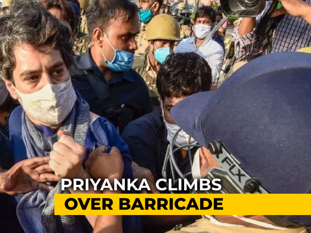 UP Police vs Priyanka Gandhi Vadra In Hathras Drama